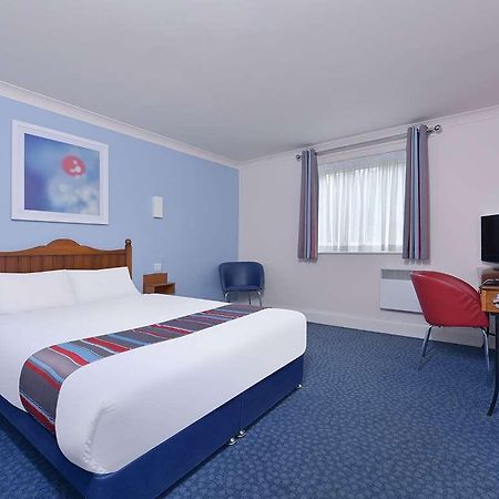 Travelodge Plymouth Roborough Room photo