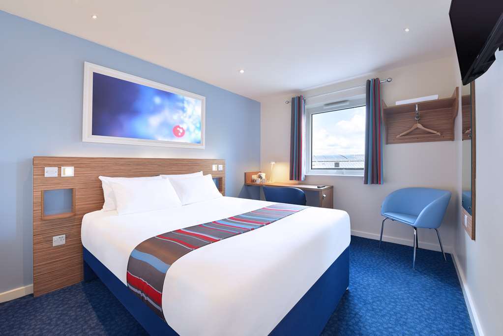 Travelodge Plymouth Roborough Room photo