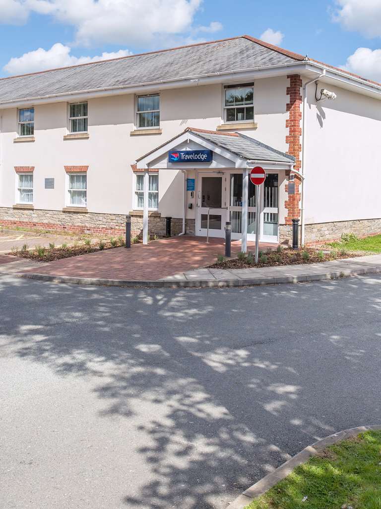 Travelodge Plymouth Roborough Exterior photo